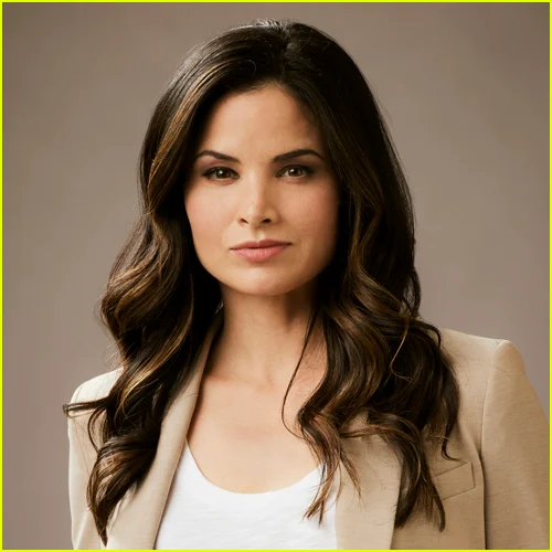 Katrina Law as Special Agent Jessica Knight