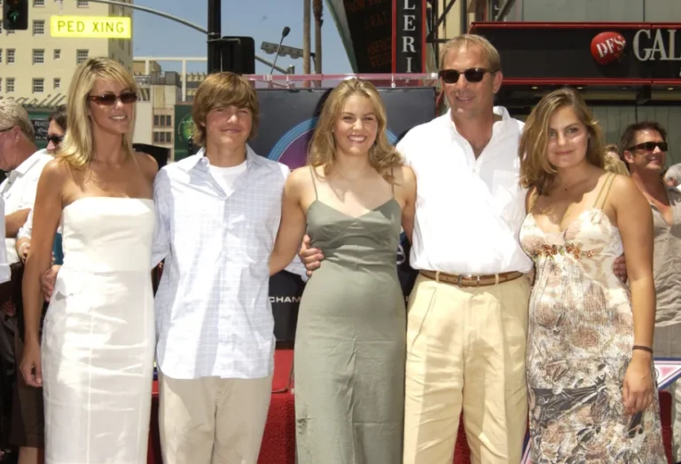 Kevin Costner and Christine Baumgartner, Kevin Costner with his children